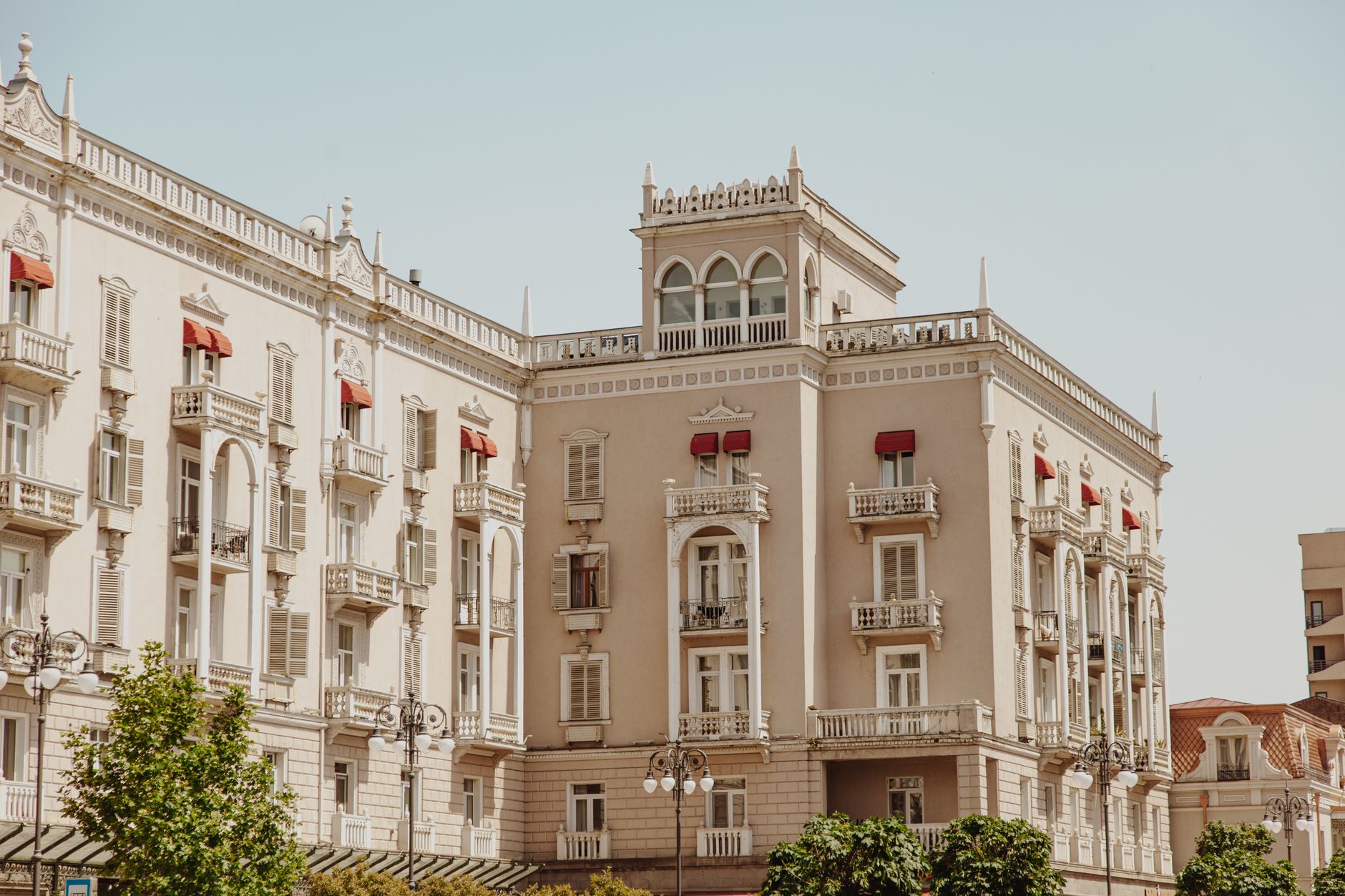 Hotel and coffee shop Houda