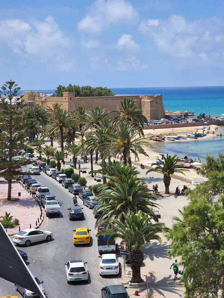 جولة في مدينة الحمامات العتيقة